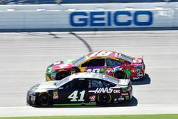 Kurt Busch, Stewart-Haas Racing, Ford Fusion Monster Energy / Haas Automation, Kyle Busch, Joe Gibbs Racing, Toyota Camry M&M's Flavor Vote