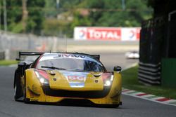 #66 JMW Motorsport Ferrari F488 GTE: Liam Griffin, Alex MacDowall, Miguel Molina