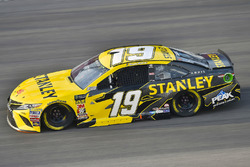 Daniel Suarez, Joe Gibbs Racing, Toyota Camry STANLEY