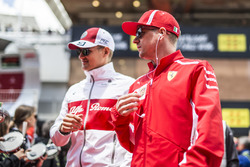 Marcus Ericsson, Sauber and Kimi Raikkonen, Ferrari on the drivers parade