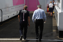 Chase Carey, CEO FOM met Robert Fearnley, teambaas Force India F1
