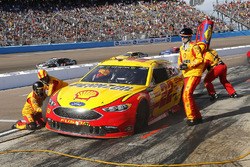 Joey Logano, Team Penske Ford pit stop