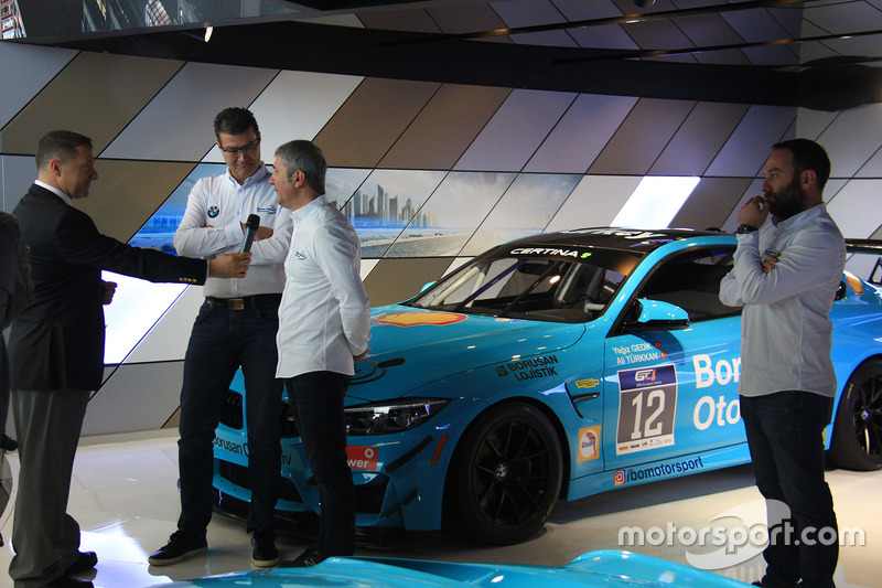 Borusan Otomotiv İcra Kurulu Başkanı Hakan Tiftik ve Borusan Otomotiv Motorsport Takım Patronu İbrah