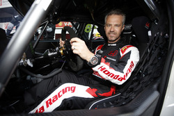 #18 Tiago Monteiro, Boutsen Ginion Racing Honda Civic Type R TCR