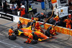 Zach Veach, Andretti Autosport Honda, pit stop