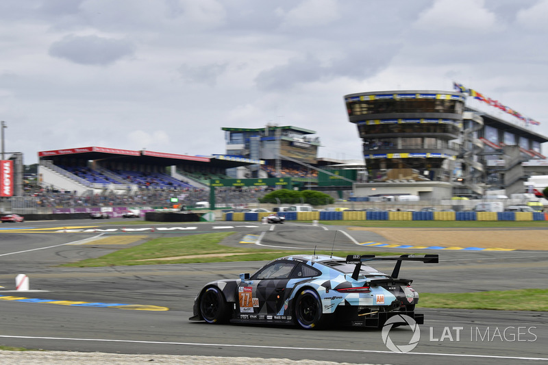 #77 Proton Competition Porsche 911 RSR: Christian Ried, Julien Andlauer, Matt Campbell