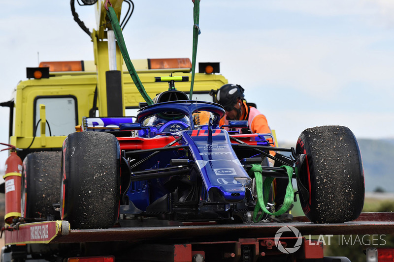 После схода: автомобиль STR13 Пьера Гасли, Scuderia Toro Rosso