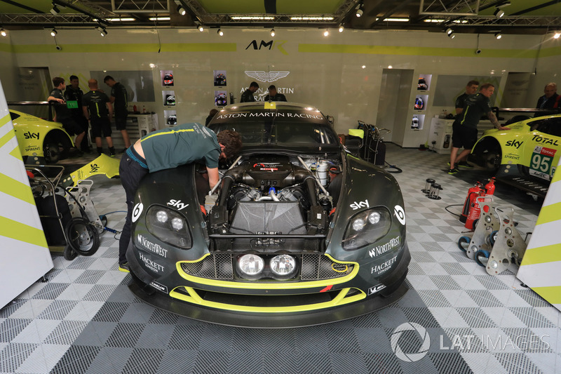 #98 Aston Martin Racing Aston Martin Vantage