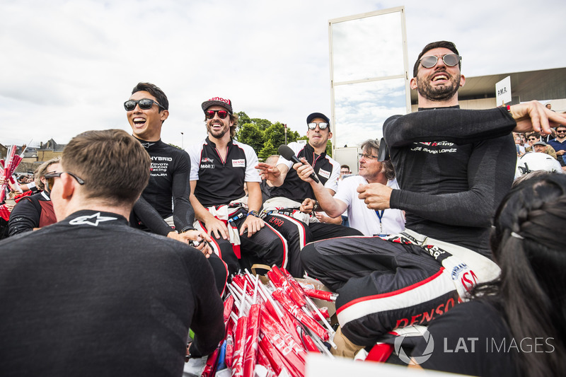 Mike Conway, Kazuki Nakajima, Fernando Alonso, Sébastien Buemi & Jose Maria Lopez, Toyota Gazoo Racing