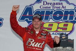 Race winner Dale Earnhardt Jr.