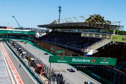 Pierre Gasly, Scuderia Toro Rosso STR12, Marcus Ericsson, Sauber C36, Lance Stroll, Williams FW40