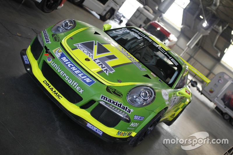 La Porsche 911 GT3 Cup di Gianluca Carboni nel Paddock