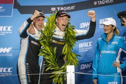 Podium: Nicky Catsburg, Polestar Cyan Racing, Volvo S60 Polestar TC1 and Thed Björk, Polestar Cyan Racing, Volvo S60 Polestar TC1