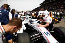 Lance Stroll, Williams FW41 Mercedes, on de grid