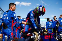 Brendon Hartley, Toro Rosso, on the grid