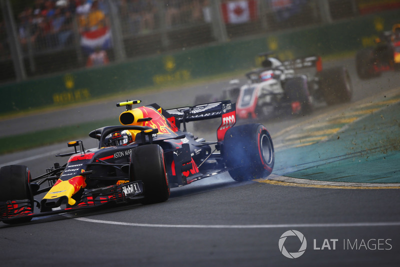 Разворот: Макс Ферстаппен, Red Bull Racing RB14, Ромен Грожан, Haas F1 Team VF-18