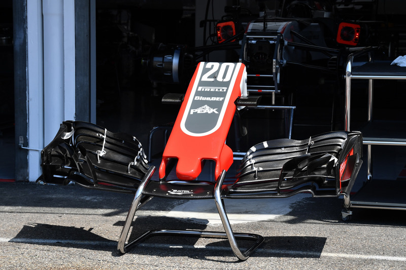 Nez et aileron avant de la Haas F1 Team VF-18