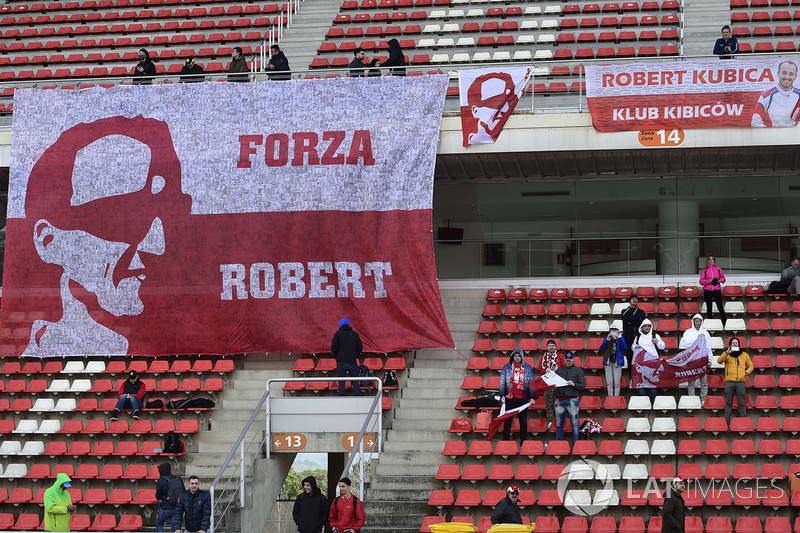 Robert Kubica, Williams fans and banners