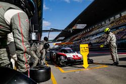 #2 Porsche Team Porsche 919 Hybrid: Timo Bernhard, Earl Bamber, Brendon Hartley