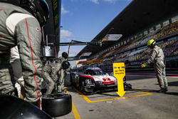 #2 Porsche Team Porsche 919 Hybrid: Timo Bernhard, Earl Bamber, Brendon Hartley