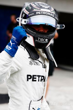 Polesitter Valtteri Bottas, Mercedes AMG F1, in Parc Ferme