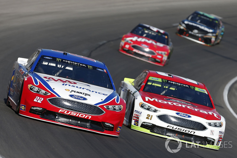 Joey Logano, Team Penske Ford Ryan Blaney, Wood Brothers Racing Ford at