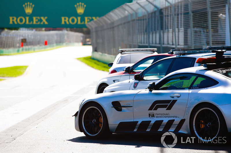 Машина безопасности Mercedes-AMG GT R и медицинская машина Mercedes-AMG C63 S