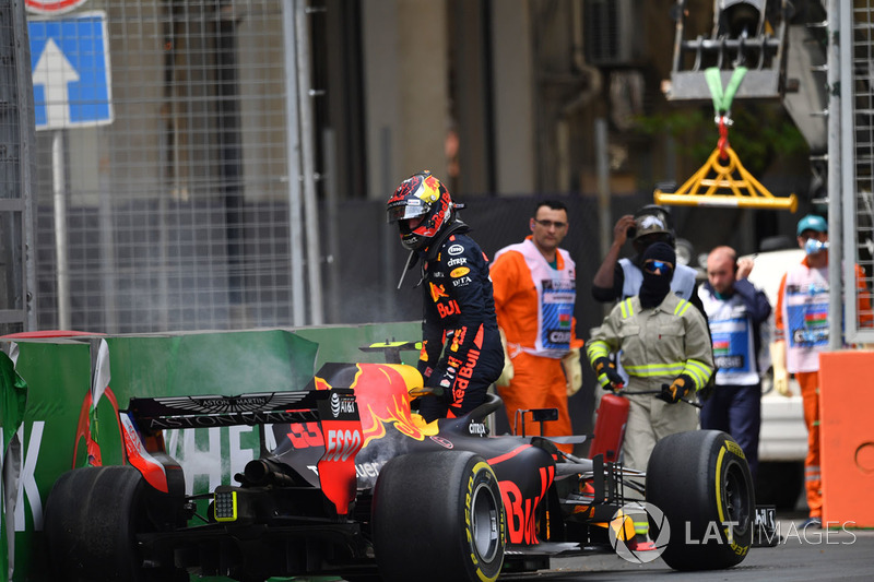 Max Verstappen, Red Bull Racing RB14 kecelakaan