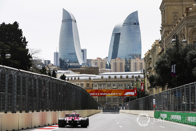 Esteban Ocon, Force India VJM11 Mercedes