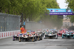 Start of race with Jean-Eric Vergne, Techeetah, leading Sam Bird, DS Virgin Racing, Andre Lotterer, Techeetah, Maro Engel, Venturi Formula E Team