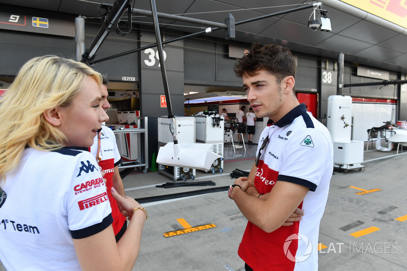 Charles Leclerc, Sauber et Ruth Buscombe, responsable de la stratégie de Sauber