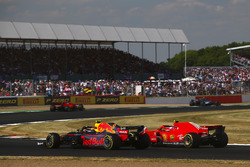 Kimi Raikkonen, Ferrari SH71H e Max Verstappen, Red Bull Racing RB14