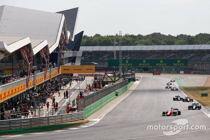 Roberto Merhi, MP Motorsport, Alexander Albon, DAMS