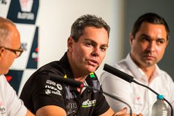 Craig Lowndes, Triple Eight Race Engineering Holden