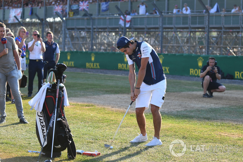 Lance Stroll, Williams joue au golf