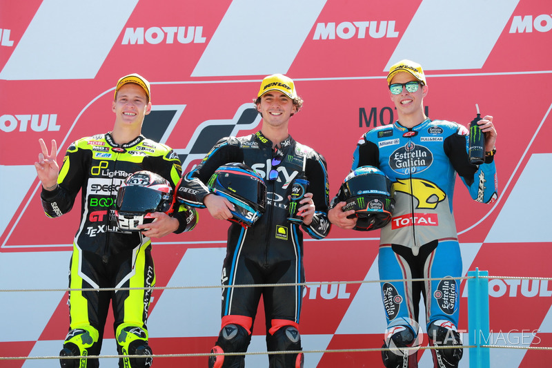 Podio: segundo puesto Fabio Quartararo, Speed Up Racing, ganador de la carrera Francesco Bagnaia, Sky Racing Team VR46, tercer lugar Alex Márquez, Marc VDS