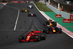 Kimi Raikkonen, Ferrari SF71H, Max Verstappen, Red Bull Racing RB14, Daniel Ricciardo, Red Bull Racing RB14, Kevin Magnussen, Haas F1 Team VF-18