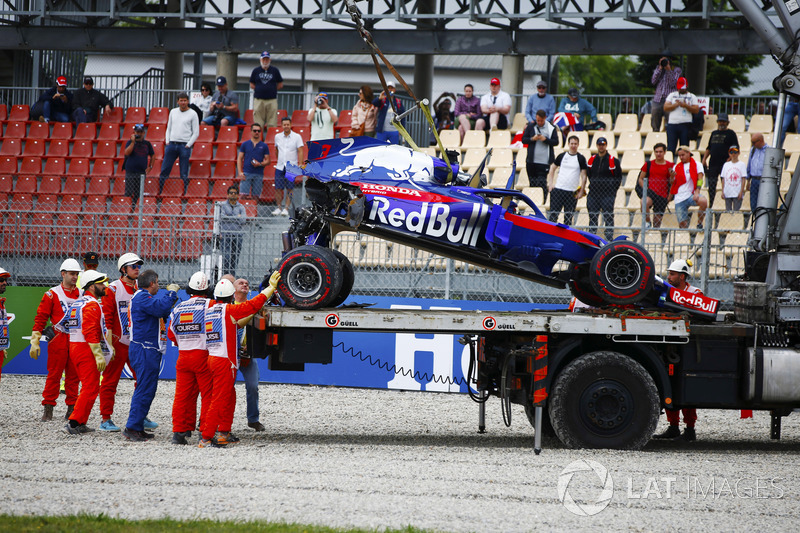 Mobil Brendon Hartley, Scuderia Toro Rosso setelah kecelakaan besar FP3