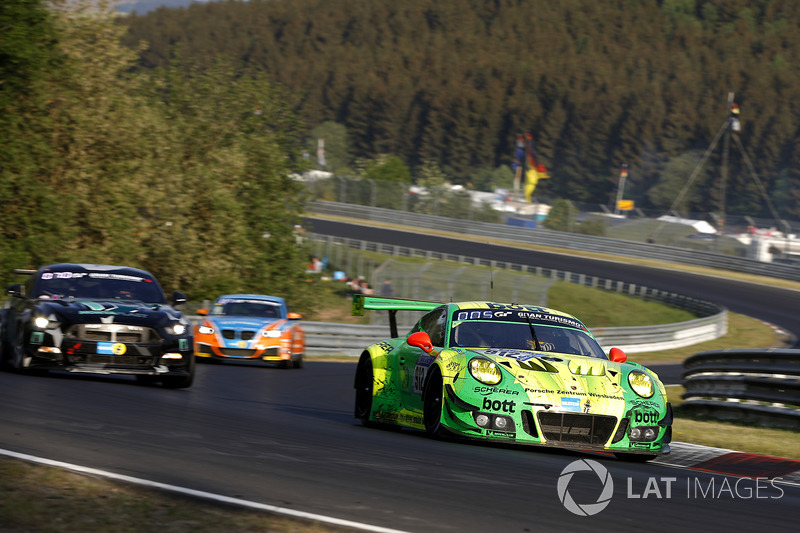 #912 Manthey Racing Porsche 911 GT3 R: Richard Lietz, Patrick Pilet, Frédéric Makowiecki, Nick Tandy