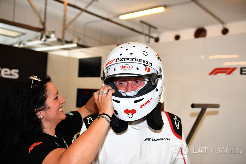 Penumpang F1 Experiences