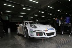 La Porsche 911 GT3 Guest Car nel garage