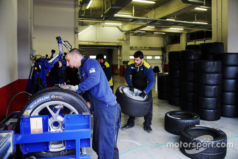 Meccanici e pneumatici Michelin