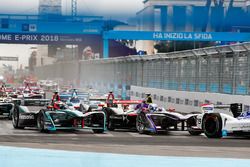 Felix Rosenqvist, Mahindra Racing, Sam Bird, DS Virgin Racing, Mitch Evans, Jaguar Racing, mènent le ePrix