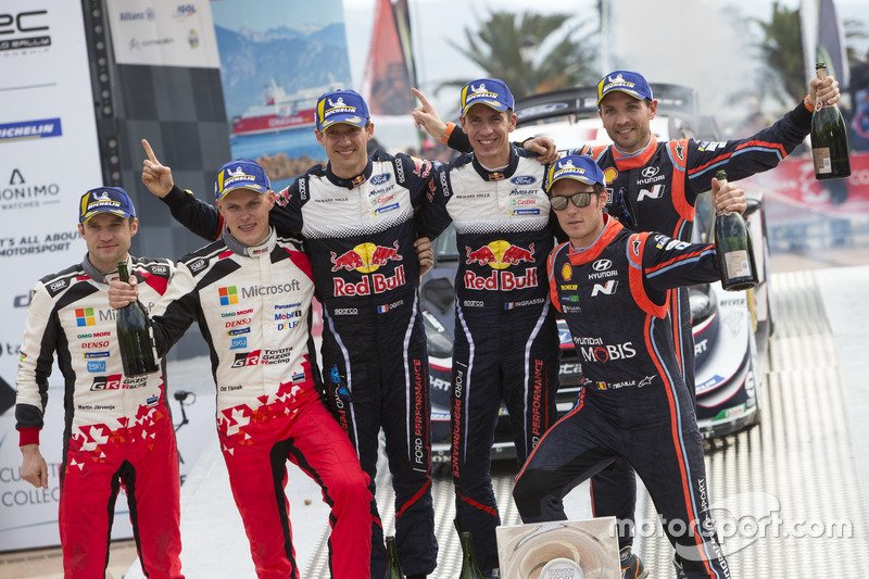 Podium: Ganadores, Sébastien Ogier, Julien Ingrassia, M-Sport Ford WRT Ford Fiesta WRC, segundo lugar, Ott Tänak, Martin Järveoja, Toyota Gazoo Racing WRT Toyota Yaris WRC, tercero, Thierry Neuville, Nicolas Gilsoul, Hyundai Motorsport Hyundai i20 Coupe WRC