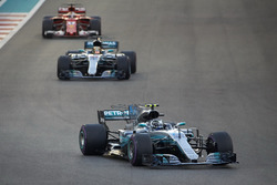 Валттері Боттас, Льюіс Хемілтон, Mercedes AMG F1 W08, Себастьян Феттель, Ferrari SF70H