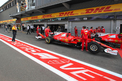 F1 logo mockup