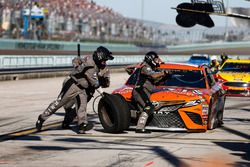 Daniel Suárez, Joe Gibbs Racing Toyota pit stop