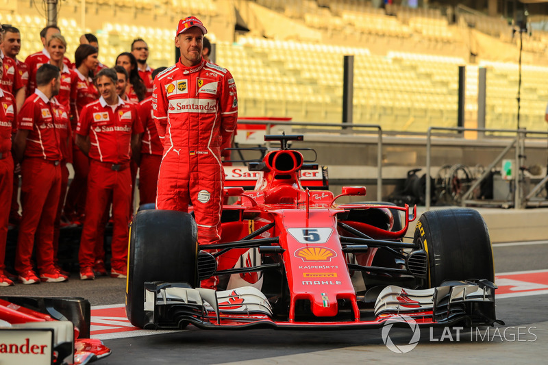 Sebastian Vettel, Ferrari SF70H in the team photo