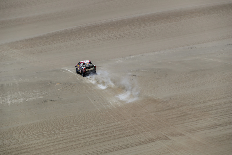 #301 Toyota Gazoo Racing Toyota Hilux: Nasser Al-Attiyah, Matthieu Baumel