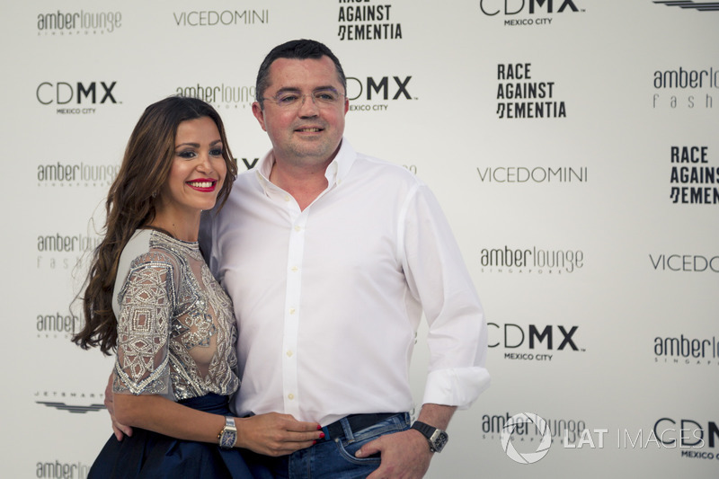 Eric Boullier, director de carreras de McLaren y su mujer, Tamara Boullier